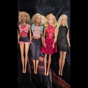 Barbie doll lot (4)